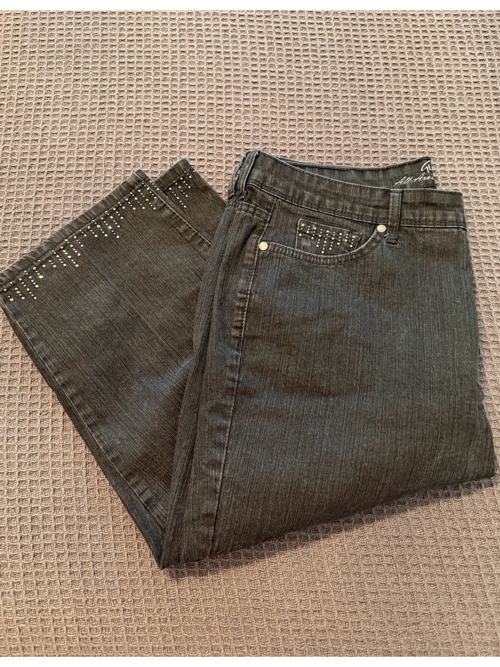 Gloria Vanderbilt Black embellished capri jeans Sz 14 - Picture 7 of 7